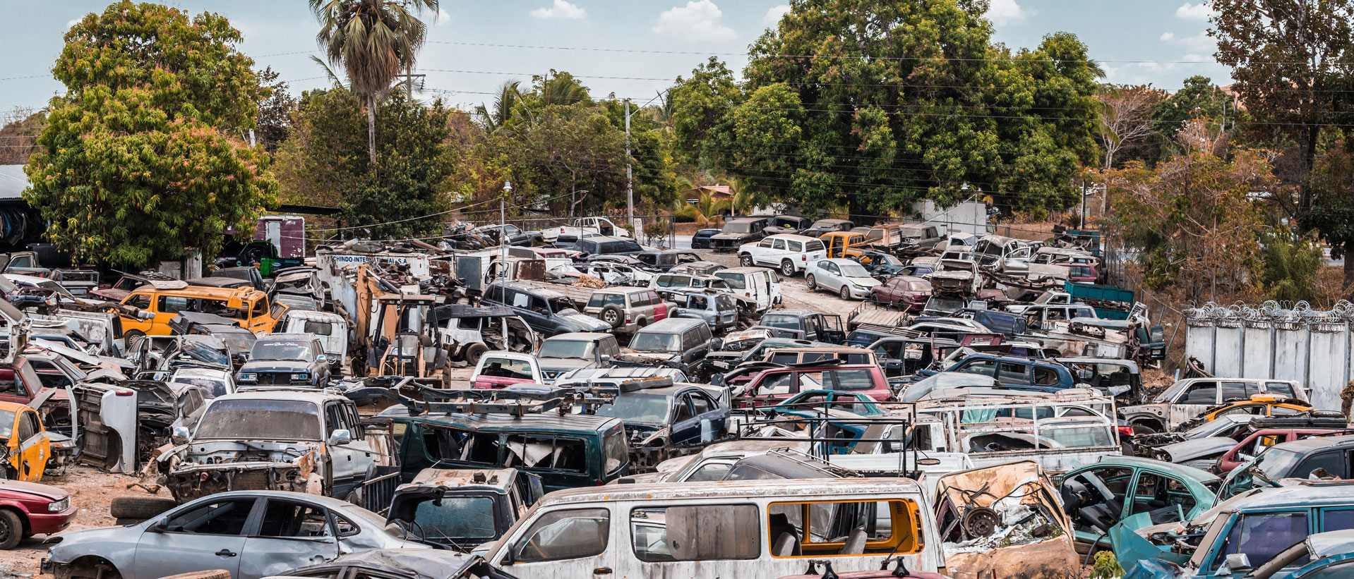 Professional car recycling team